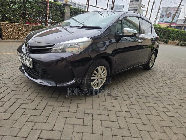 Toyota Vitz 1.3 FWD 3dr 2015 Brown