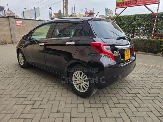 Toyota Vitz 1.3 FWD 3dr 2015 Brown