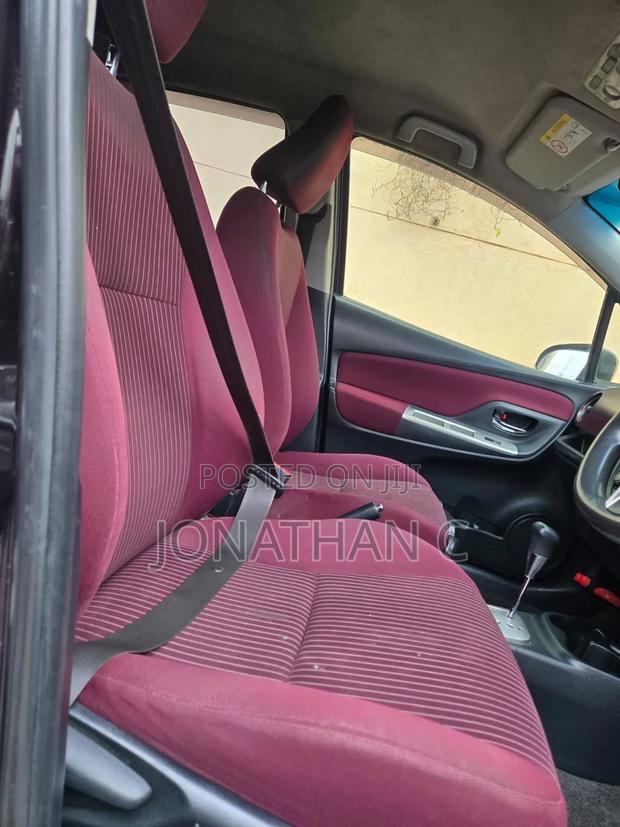 Toyota Vitz 1.3 FWD 3dr 2015 Brown
