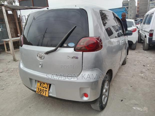 Toyota Porte 2009 Silver