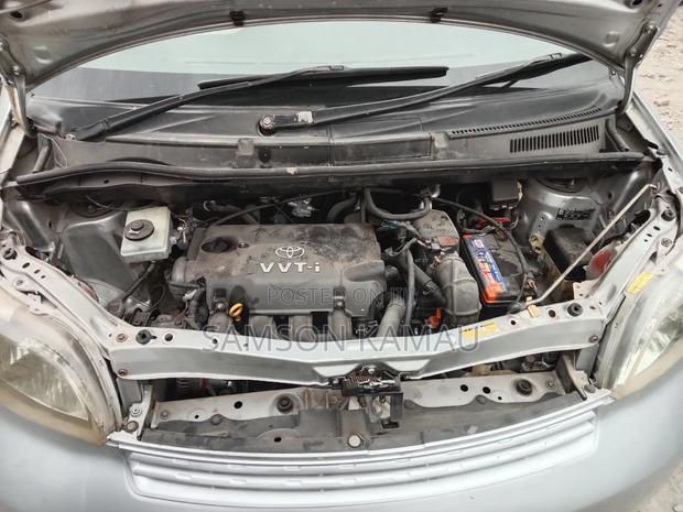 Toyota Porte 2009 Silver