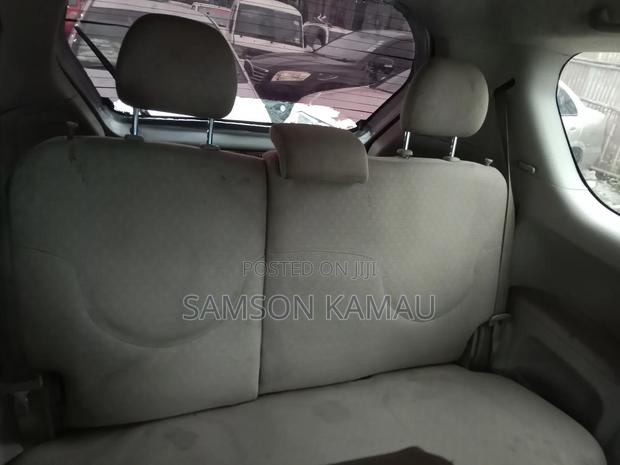 Toyota Porte 2009 Silver