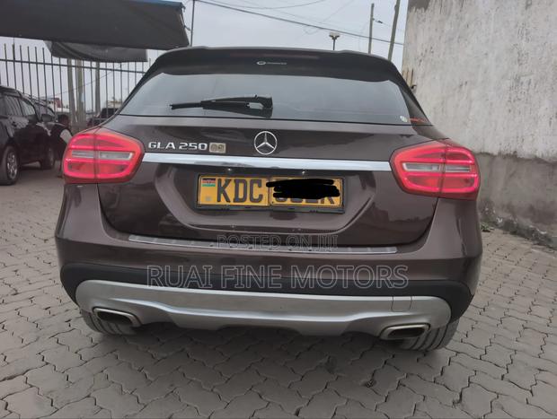 Mercedes-Benz GLA 250 2015 Brown