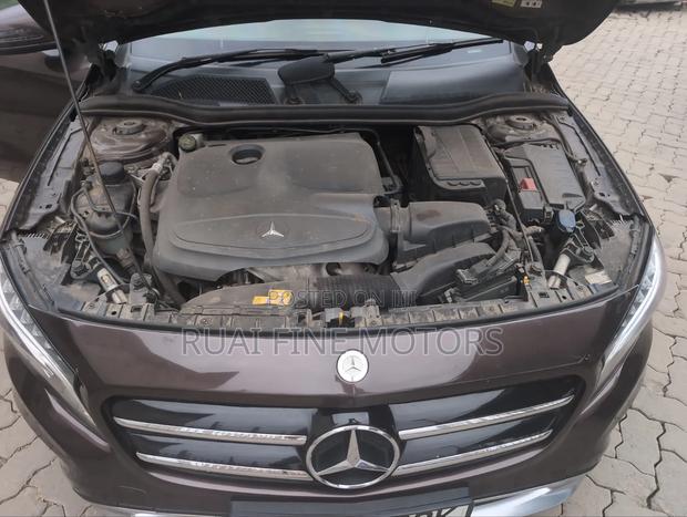 Mercedes-Benz GLA 250 2015 Brown