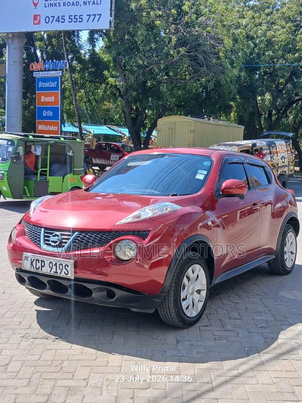 Nissan Juke 2011 Red