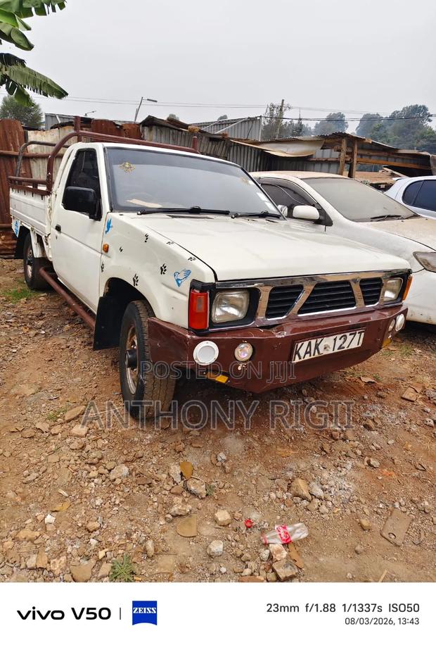Nissan Pick-Up 2.5D 1998 White