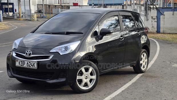 Toyota Ractis 2015 Black