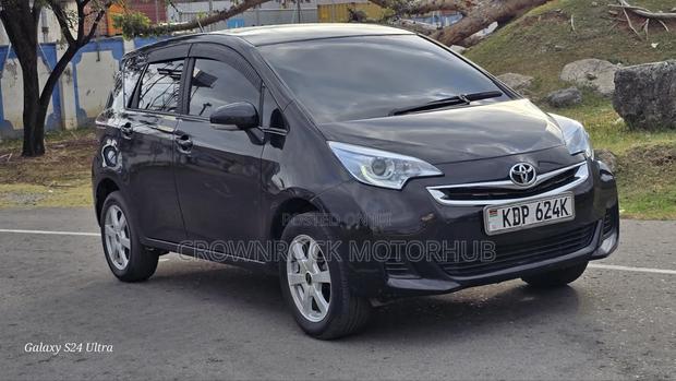 Toyota Ractis 2015 Black