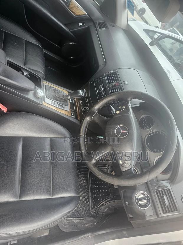 Mercedes-Benz C200 2009 Silver