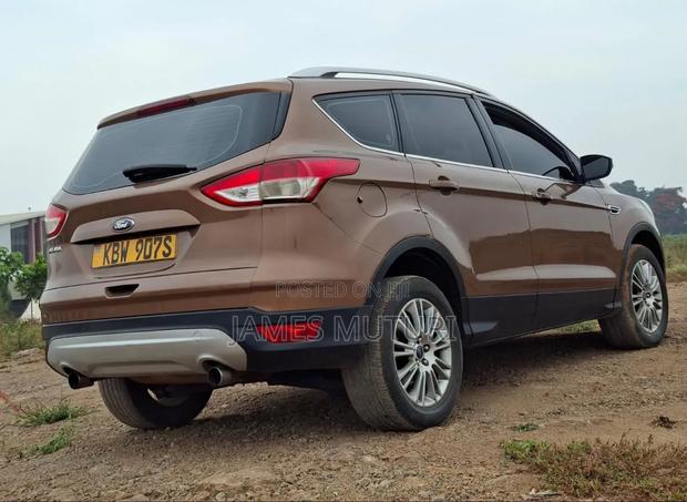 Ford Kuga 2013 Brown