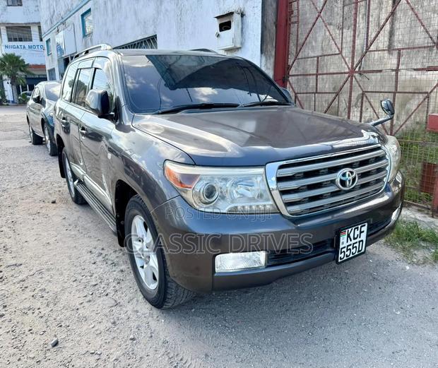 Toyota Land Cruiser 2009 Gray