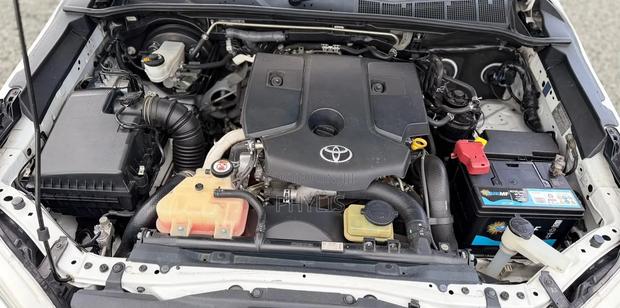 Toyota Hilux 2019 White