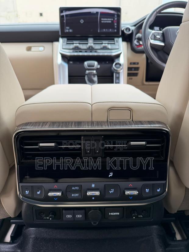 Toyota Land Cruiser 2023 White