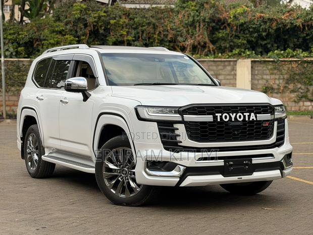 Toyota Land Cruiser 2023 White