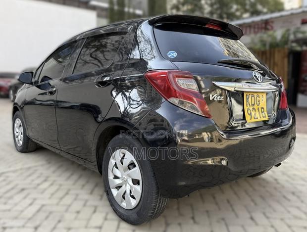 Toyota Vitz 1.0 FWD 3dr 2014 Black
