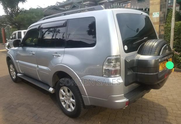 Mitsubishi Pajero 2014 Silver