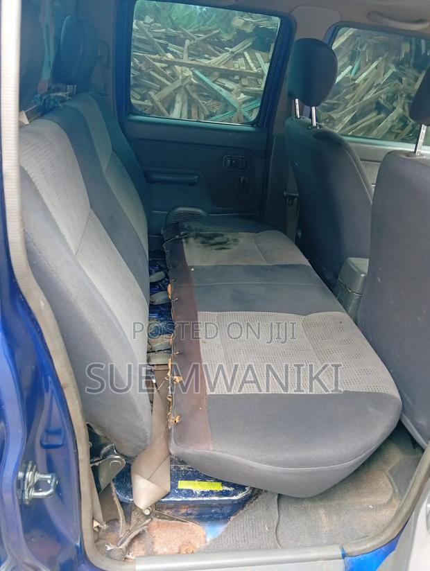 Nissan Navara 2001 Blue