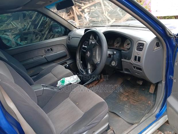 Nissan Navara 2001 Blue