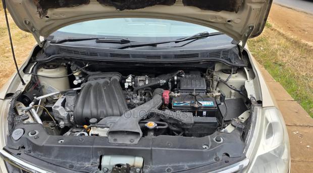 Nissan Tiida 2010 Gold