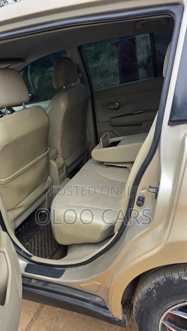 Nissan Tiida 2010 Gold