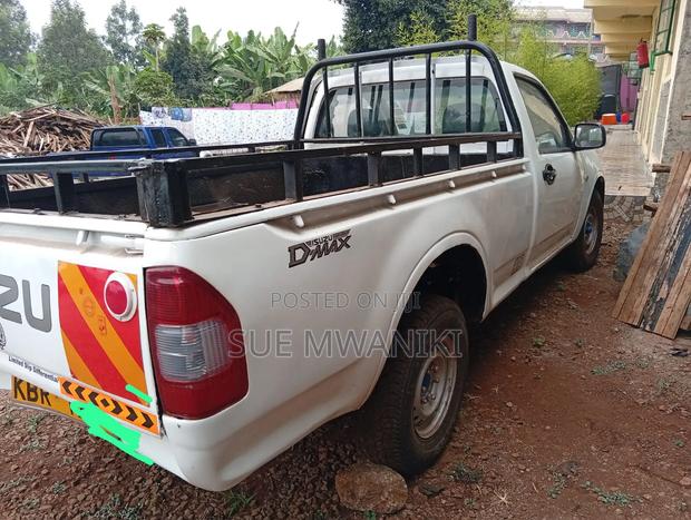 Isuzu D-MAX 2011 White