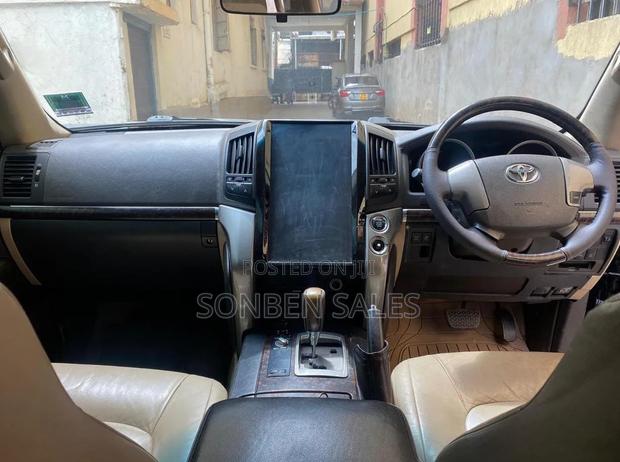 Toyota Land Cruiser 2009 Black