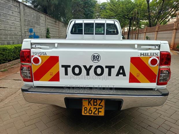 Toyota Hilux 2013 White