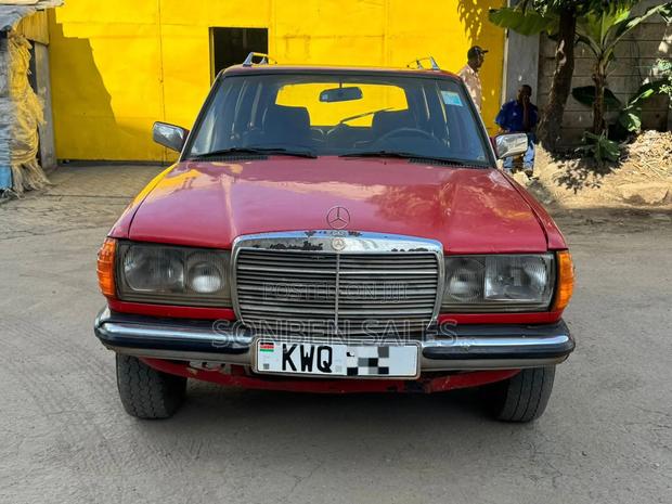 Mercedes-Benz 300D 1989 Red