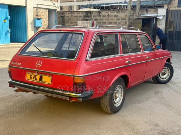 Mercedes-Benz 300D 1989 Red