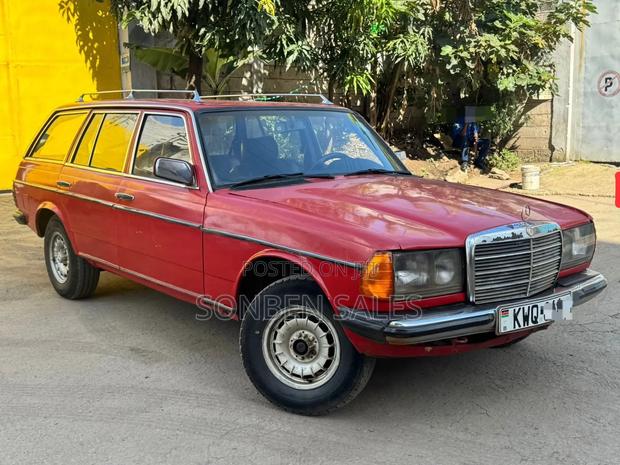 Mercedes-Benz 300D 1989 Red