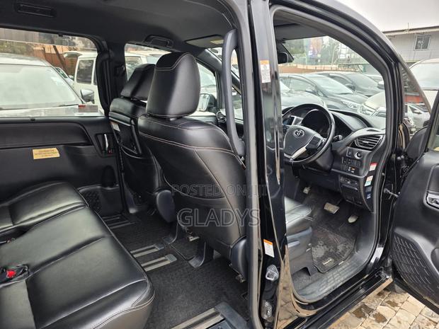 Toyota Esquire 2018 Black