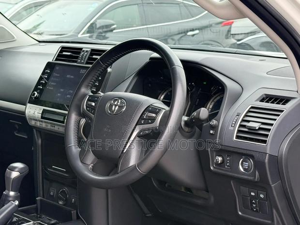 Toyota Land Cruiser Prado 2021 White