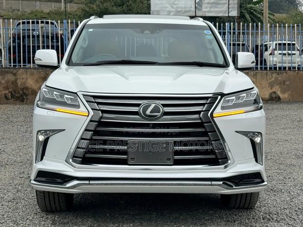 Lexus LX 2019 White