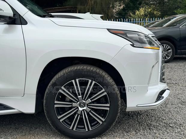 Lexus LX 2019 White
