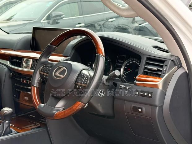 Lexus LX 2019 White