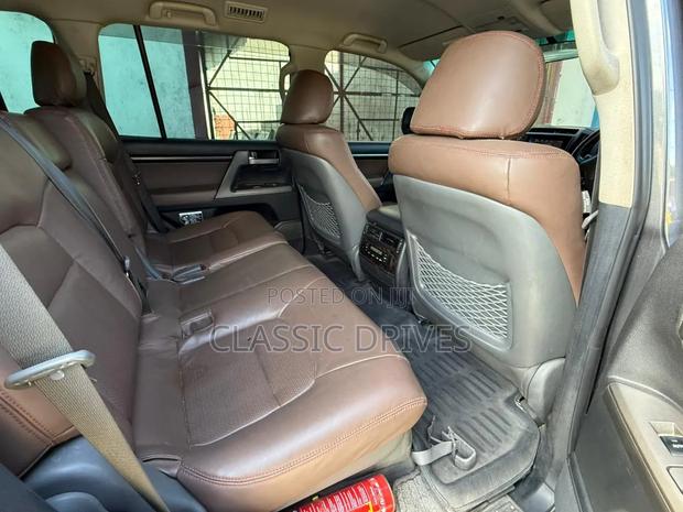 Toyota Land Cruiser 2009 Gray