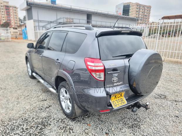 Toyota RAV4 2010 Gray