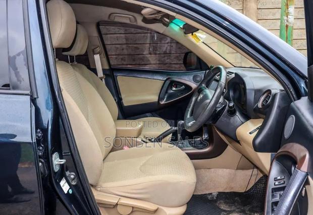 Toyota Vanguard 2012 Black