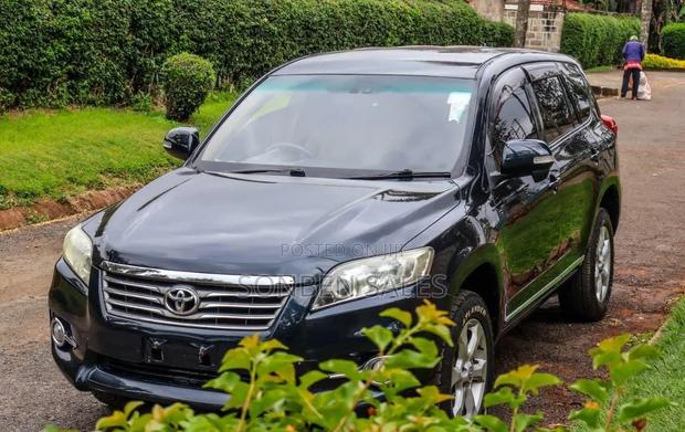 Toyota Vanguard 2012 Black