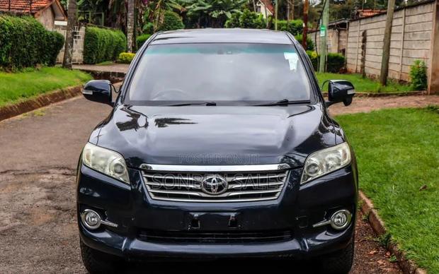 Toyota Vanguard 2012 Black