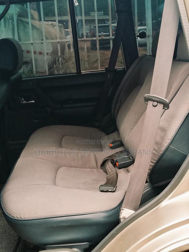 Mitsubishi Pajero 2000 Beige