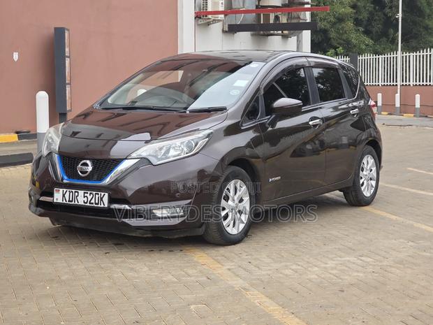 Nissan Note 2017 Burgundy