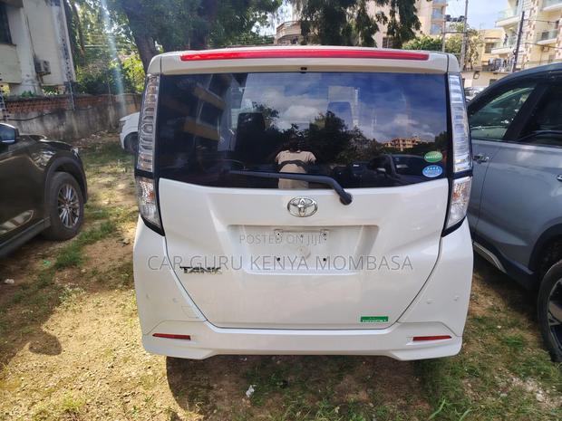 Toyota Tank 2019 White