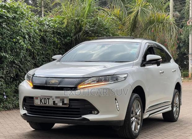 Toyota Harrier 2.0 4WD 2018 Pearl