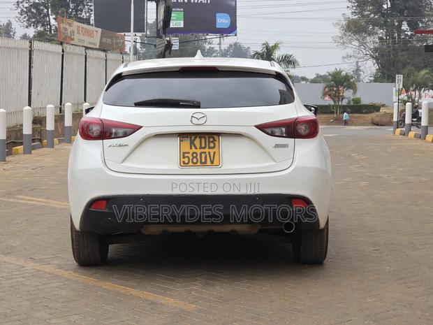 Mazda Axela SV Premium 2014 White