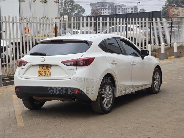 Mazda Axela SV Premium 2014 White