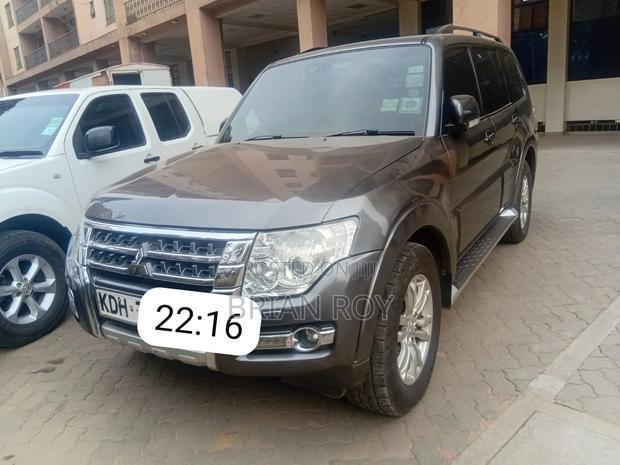 Mitsubishi Pajero 2015 Gray