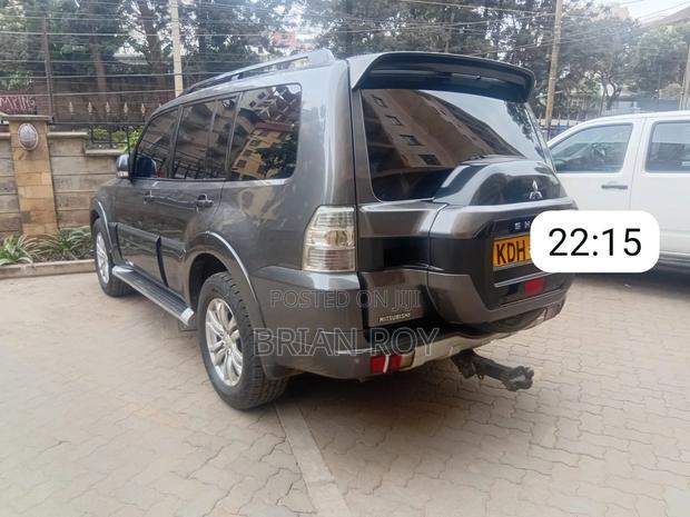 Mitsubishi Pajero 2015 Gray
