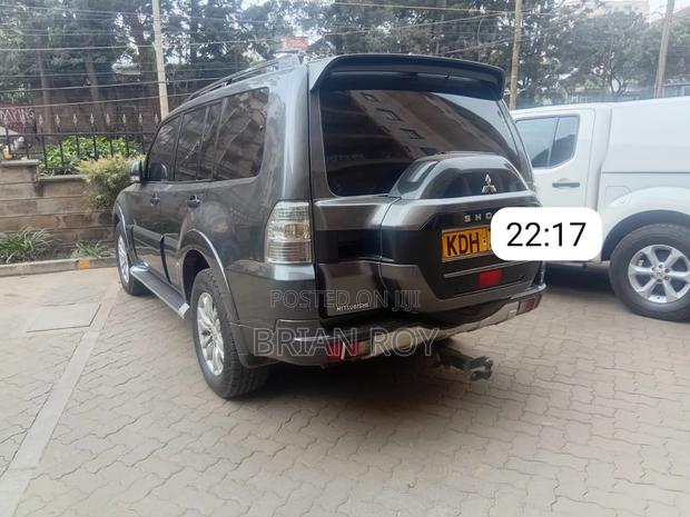 Mitsubishi Pajero 2015 Gray