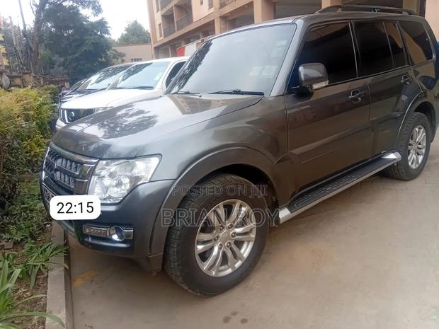 Mitsubishi Pajero 2015 Gray